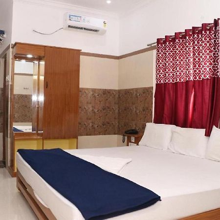 Saravanas Lodge Tiruchchendūr Eksteriør bilde