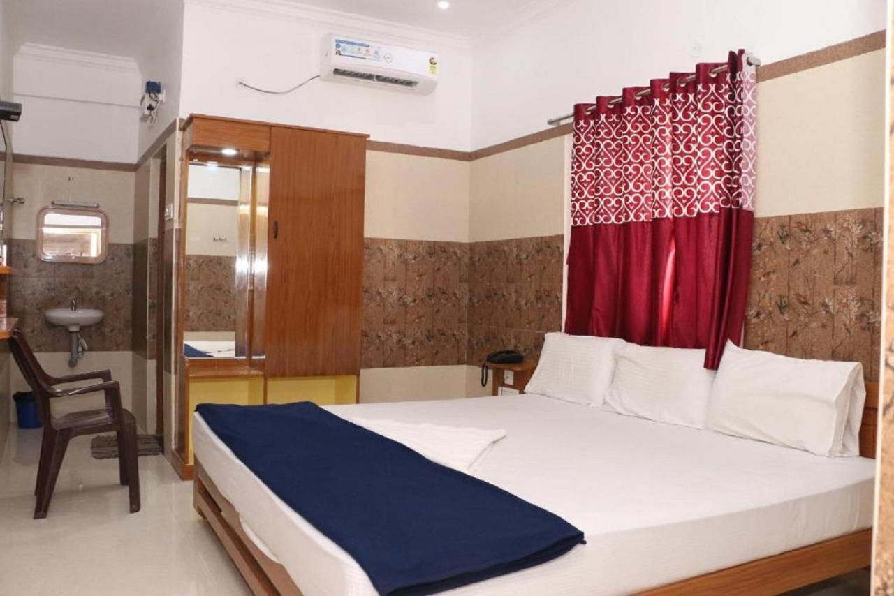 Saravanas Lodge Tiruchchendūr Eksteriør bilde