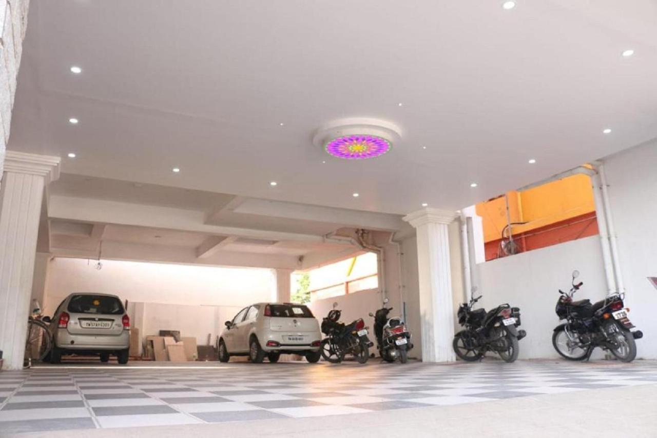 Saravanas Lodge Tiruchchendūr Eksteriør bilde