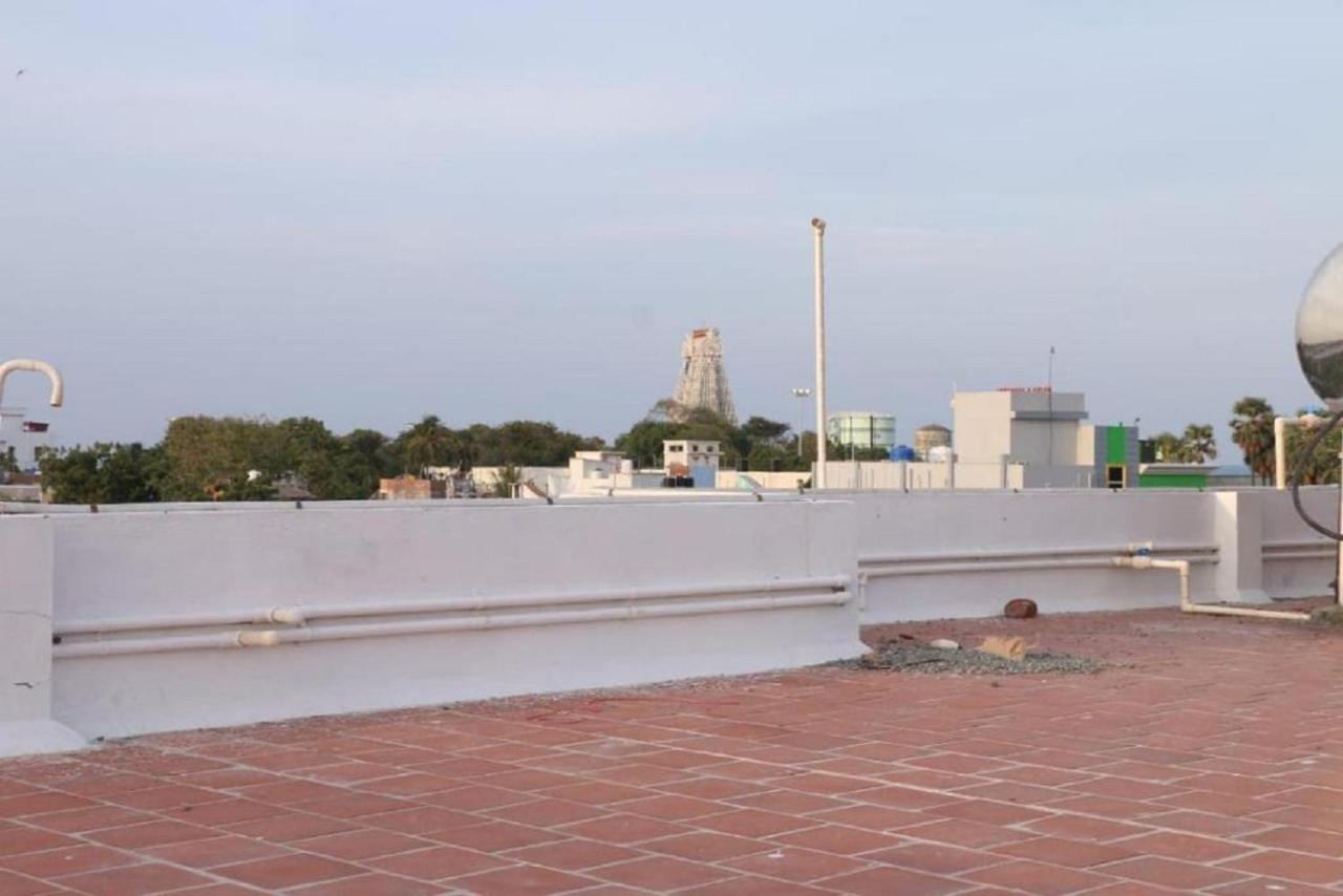 Saravanas Lodge Tiruchchendūr Eksteriør bilde