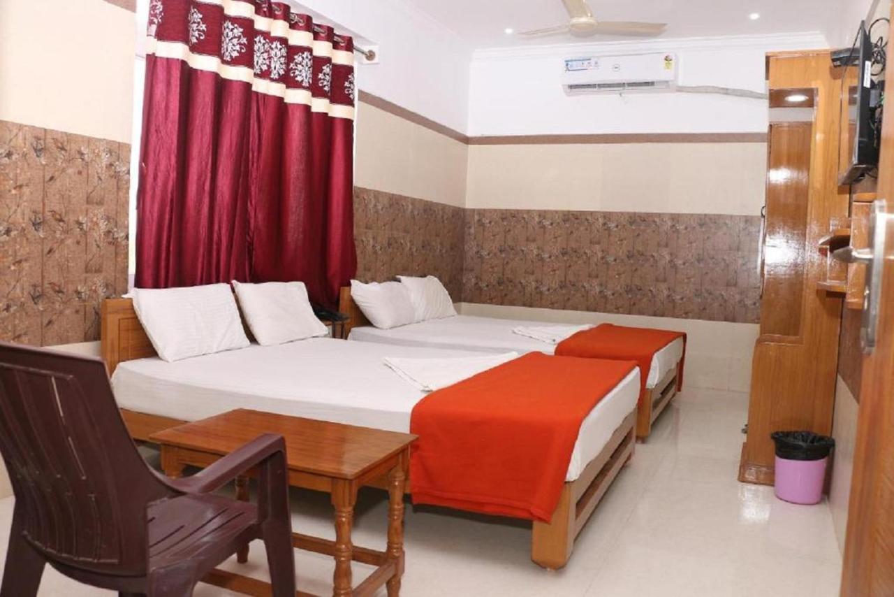 Saravanas Lodge Tiruchchendūr Eksteriør bilde