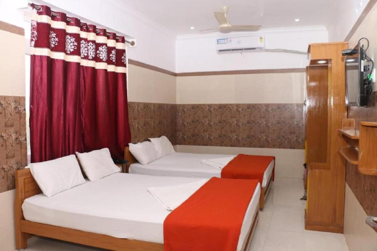 Saravanas Lodge Tiruchchendūr Eksteriør bilde