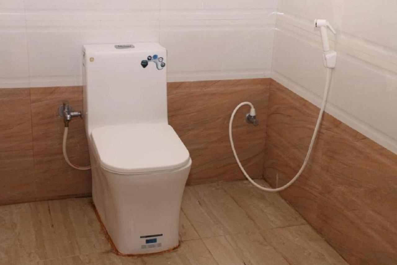 Saravanas Lodge Tiruchchendūr Eksteriør bilde