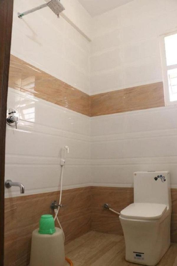 Saravanas Lodge Tiruchchendūr Eksteriør bilde
